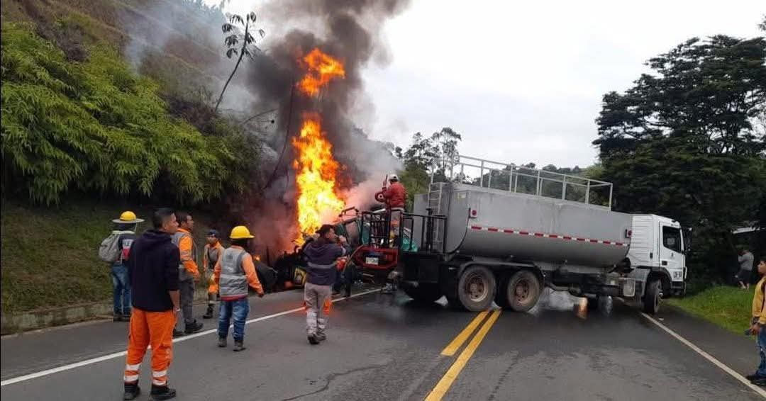 Carro explotó en accidente en vía Panamericana; hubo siete muertos y varios heridos