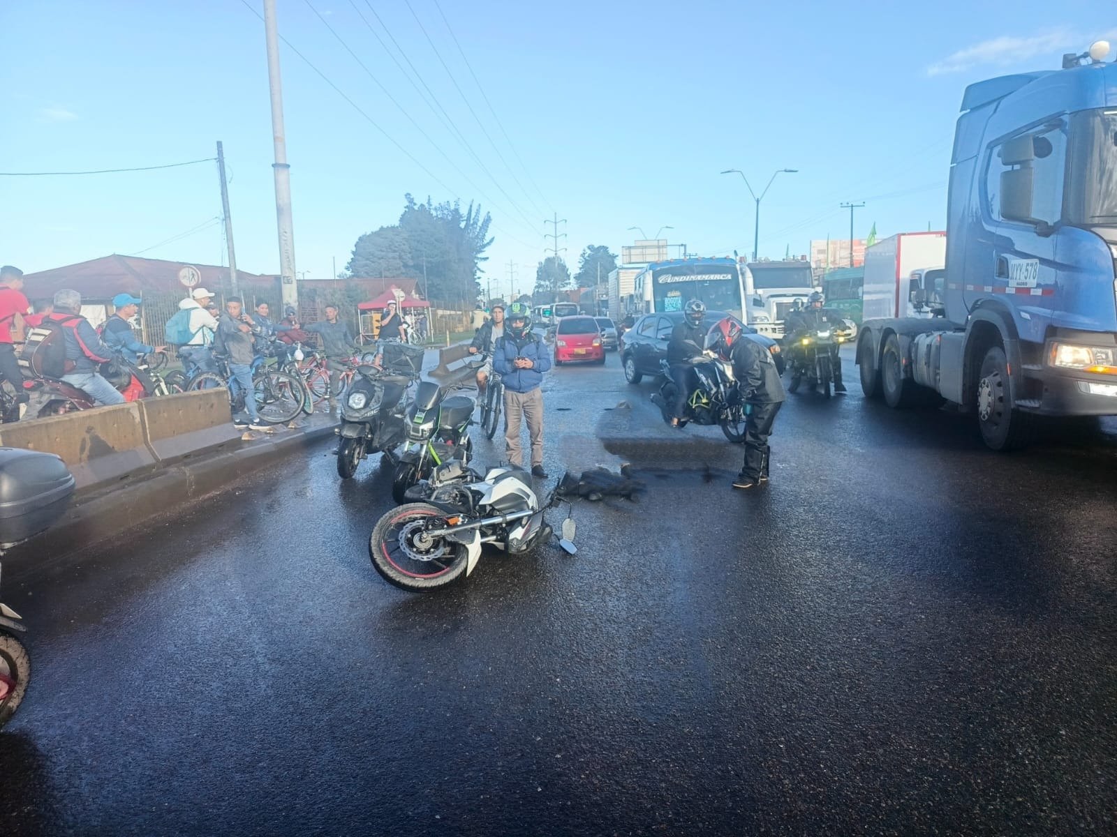 Movilidad hoy, 24 de octubre: se restablece tránsito en Suba tras caída de árbol