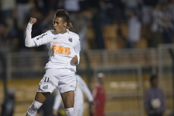 Neymar podría ser suspendido 15 fechas por conducta antideportiva