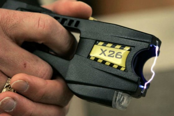 Policía utiliza una pistola eléctrica para neutralizar a una niña de ocho años en EE.UU.