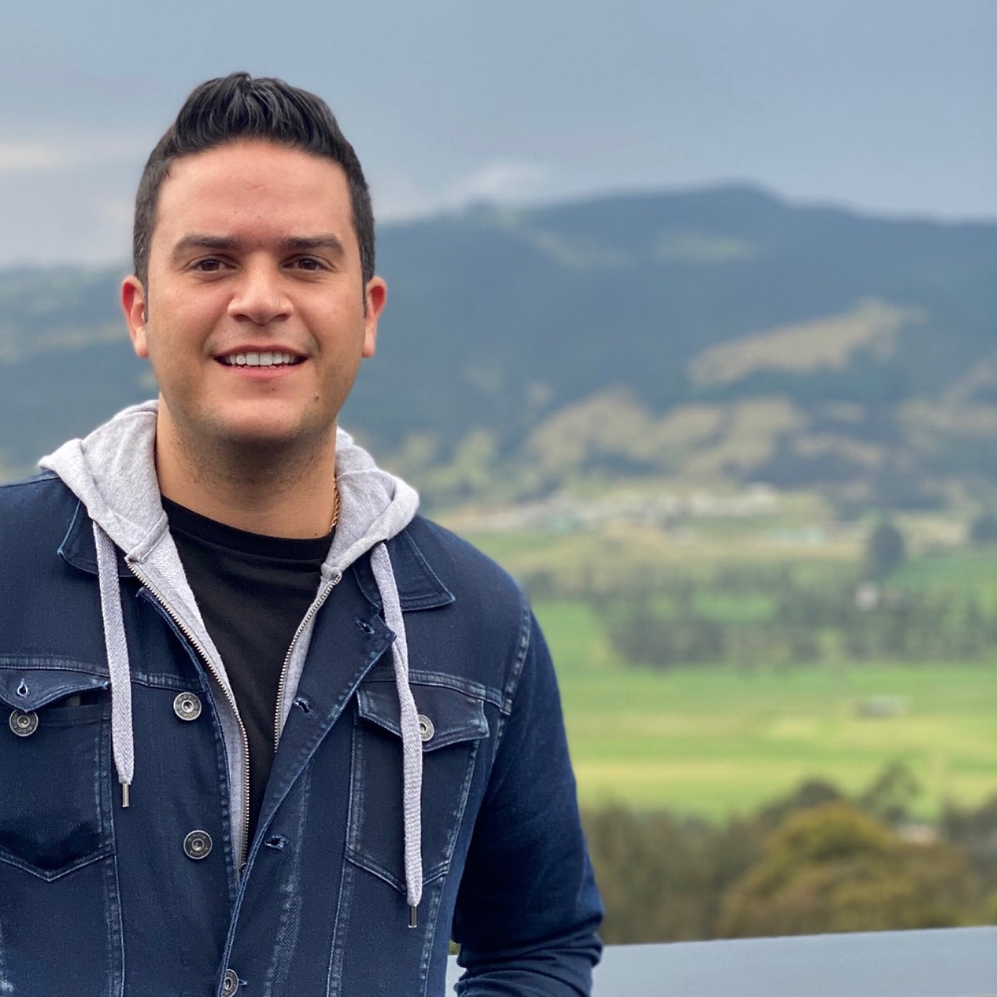 Capturan al cantante de vallenato Che Carrillo acusado de robar $25.000 millones