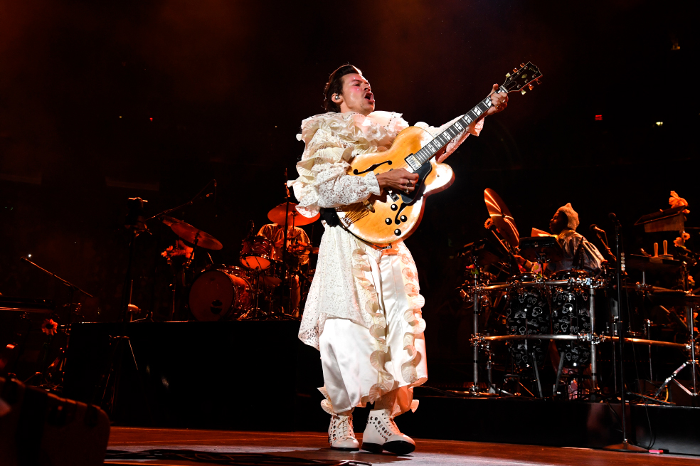 Los controvertidos estilos de Harry Styles en sus conciertos