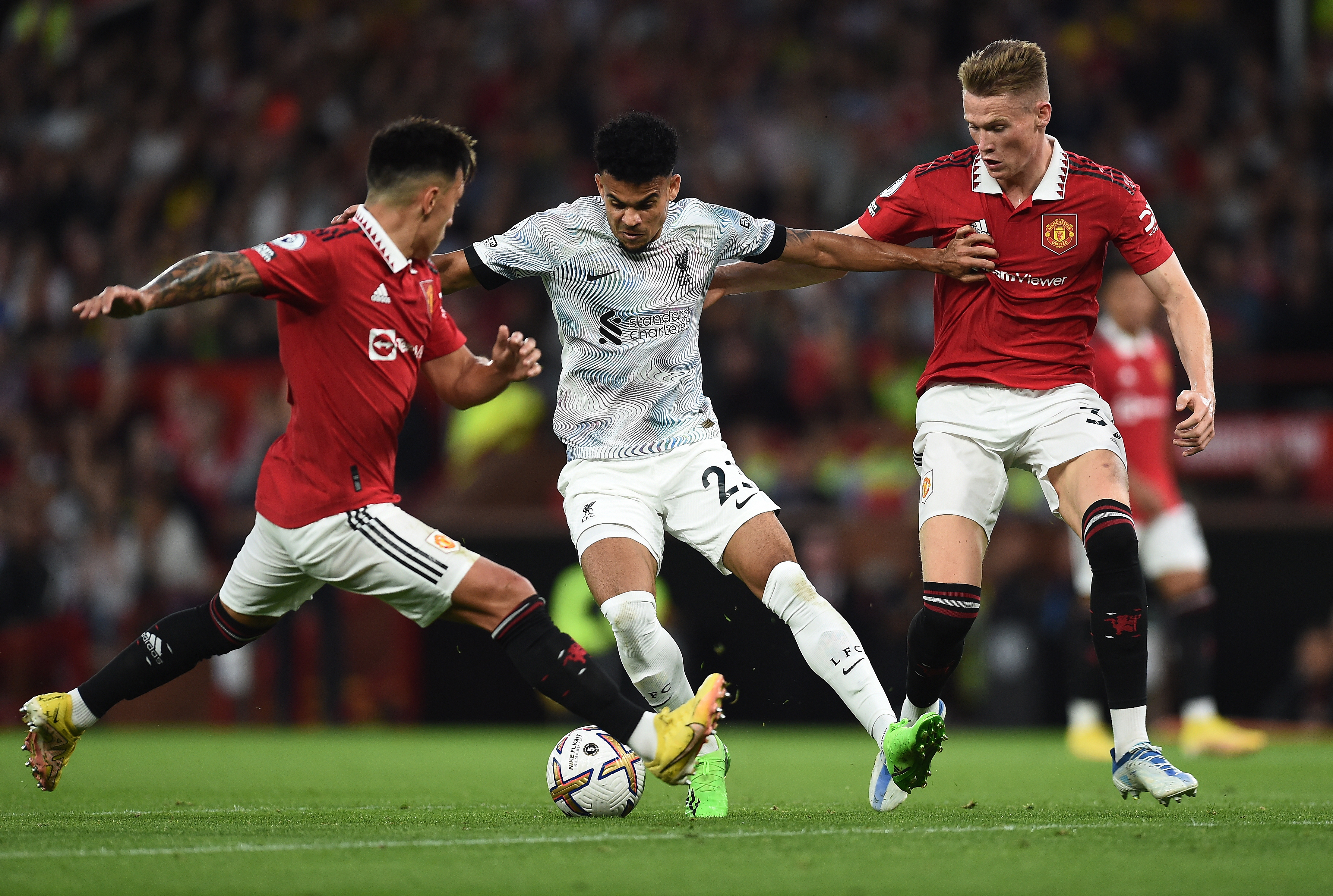 Manchester United venció al Liverpool con Luis Díaz en la cancha