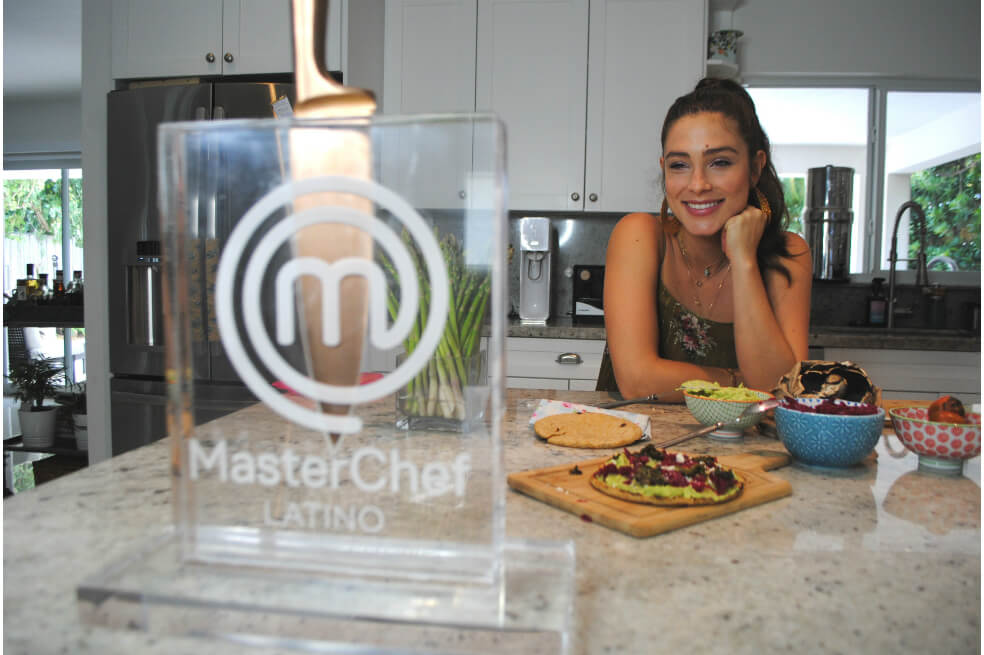 Colombiana que ganó Masterchef latino publicó recetario para embarazadas