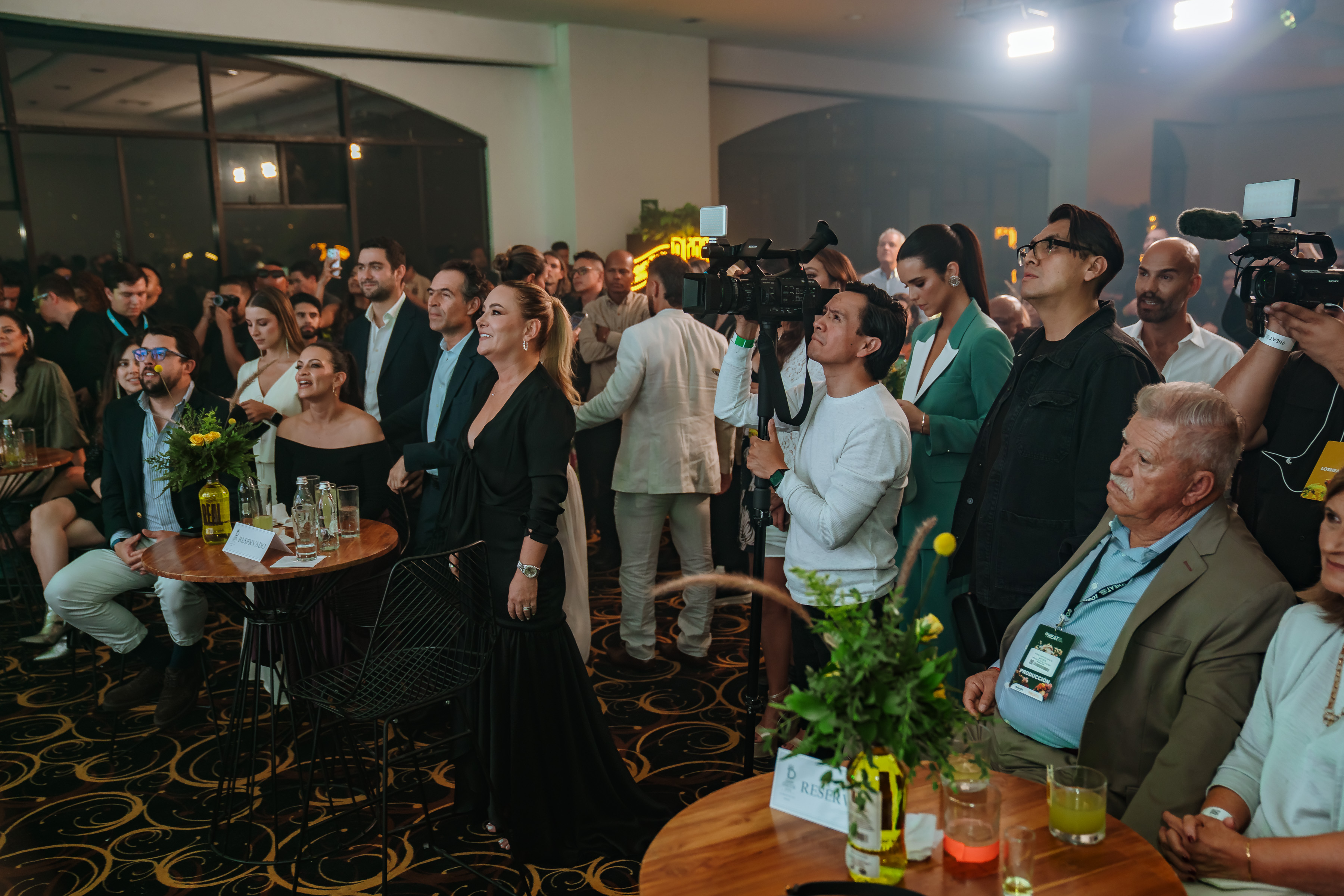 Inauguración de los Premios Heat 2025 en Medellín.