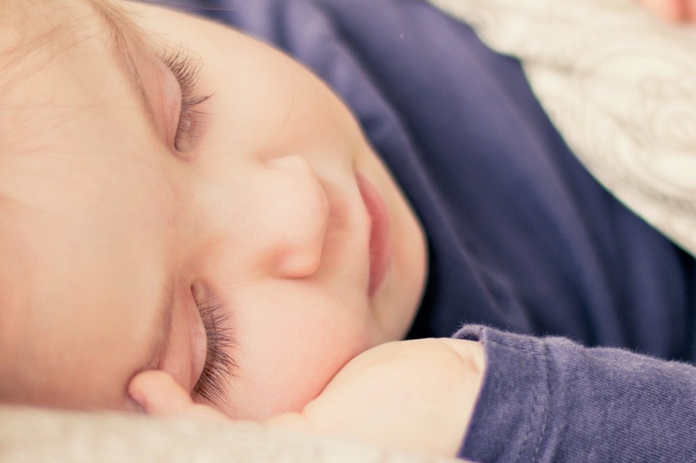¿Cuál es la frecuencia de problemas de sueño en los niños y niñas colombianos?