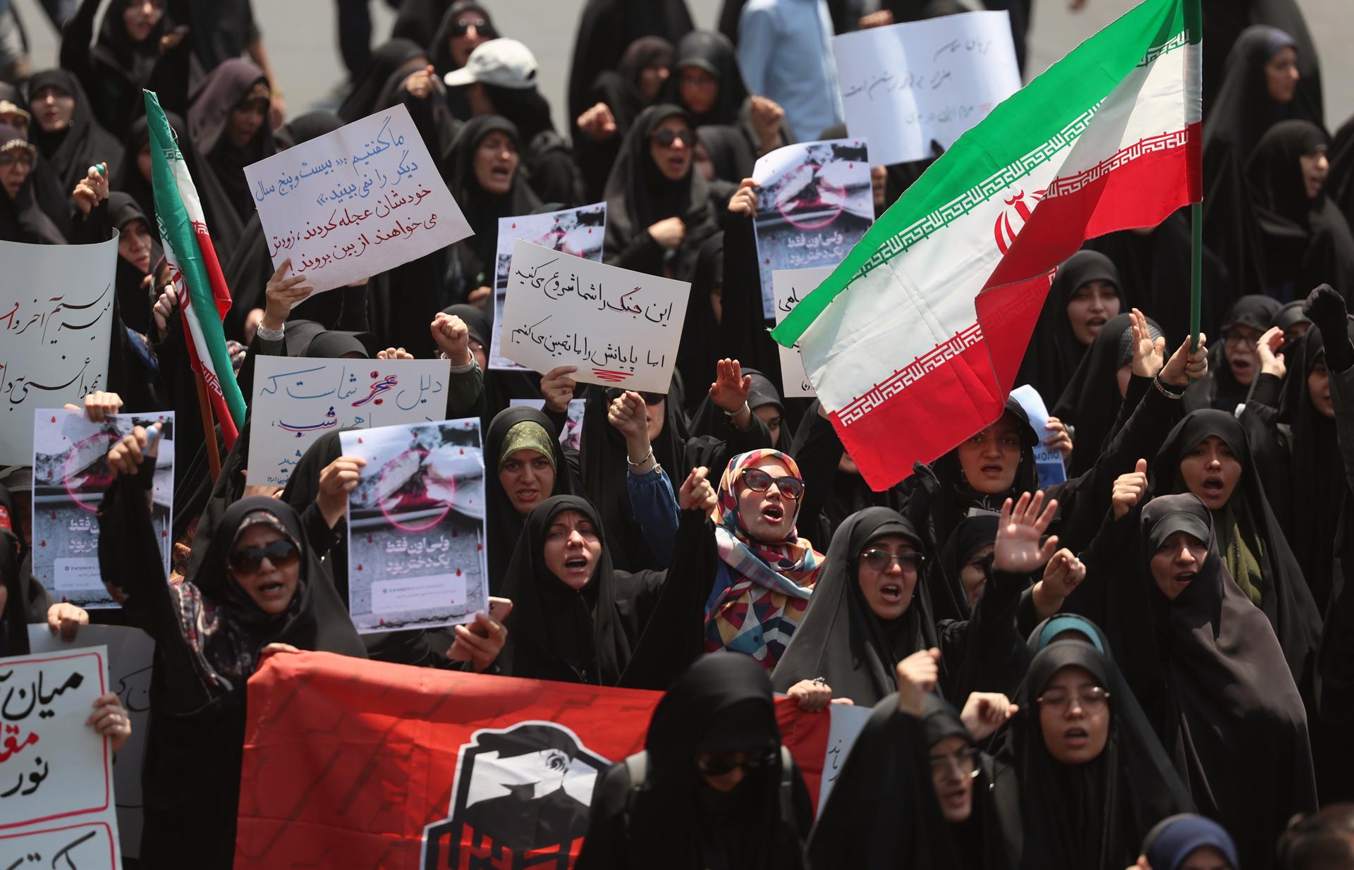 La república islámica, entre la espada y la pared: así está Irán hoy