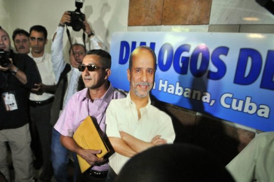Santos gestionaría, en aras de la paz, que ‘Simón Trinidad’ haga parte de negociaciones