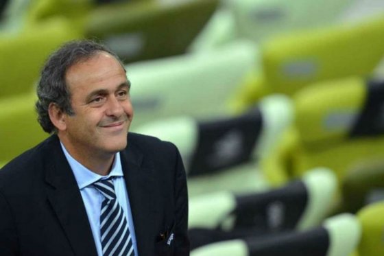 ‘Grietas’ en explicaciones de Platini comprometen su defensa