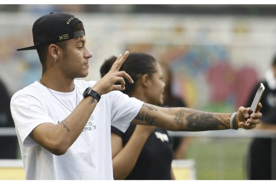 El padre de Neymar niega deuda con el fondo DIS por traspaso al Barcelona