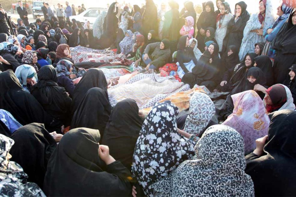 Finalizan en Irán labores de rescate con al menos 227 muertos tras terremotos