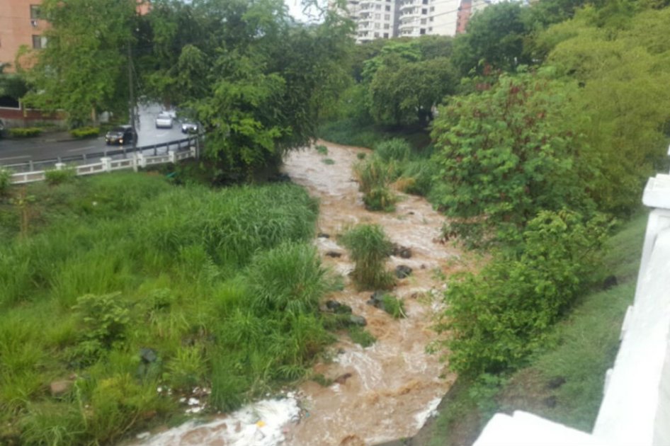 Aumento del caudal del río Cali generó emergencia en la ciudad