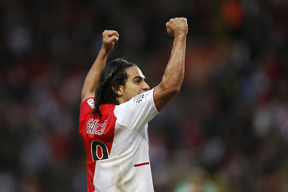 Radamel Falcao podría ser el delantero que pretende el Barcelona