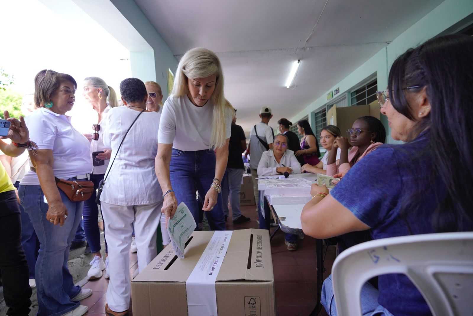 Dilian Francisca regresó a la Gobernación tras ganar en los 42 municipios del Valle
