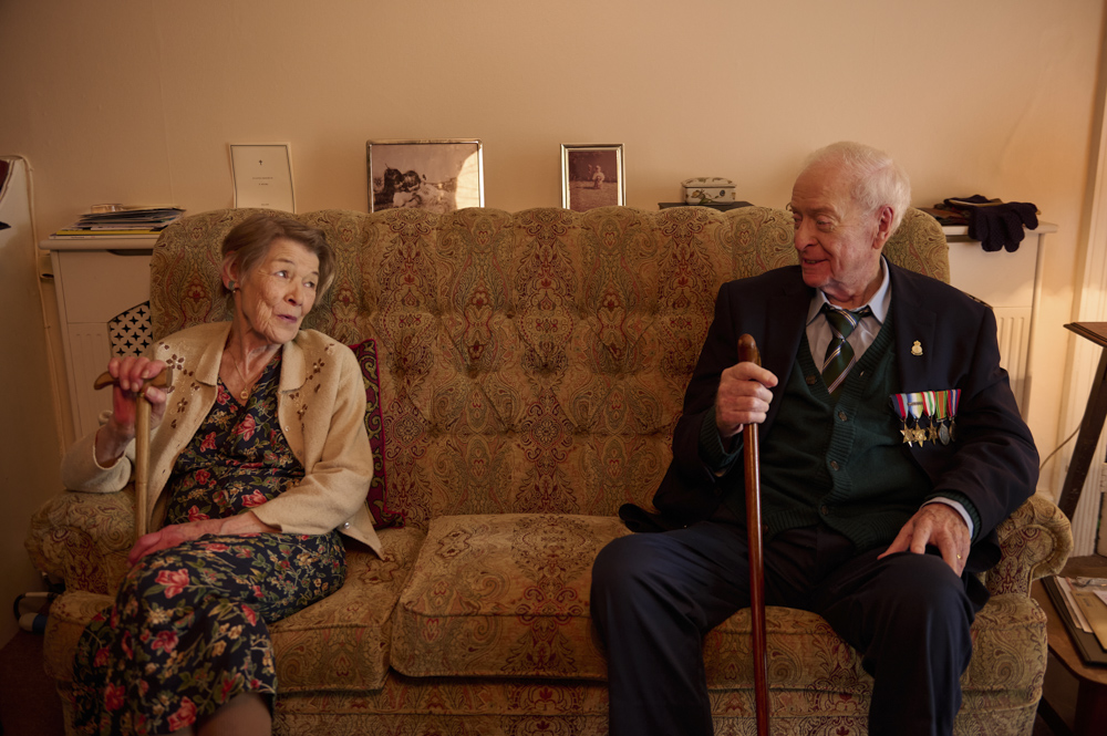 “El último escape”, la despedida del cine de Michael Caine y Glenda Jackson