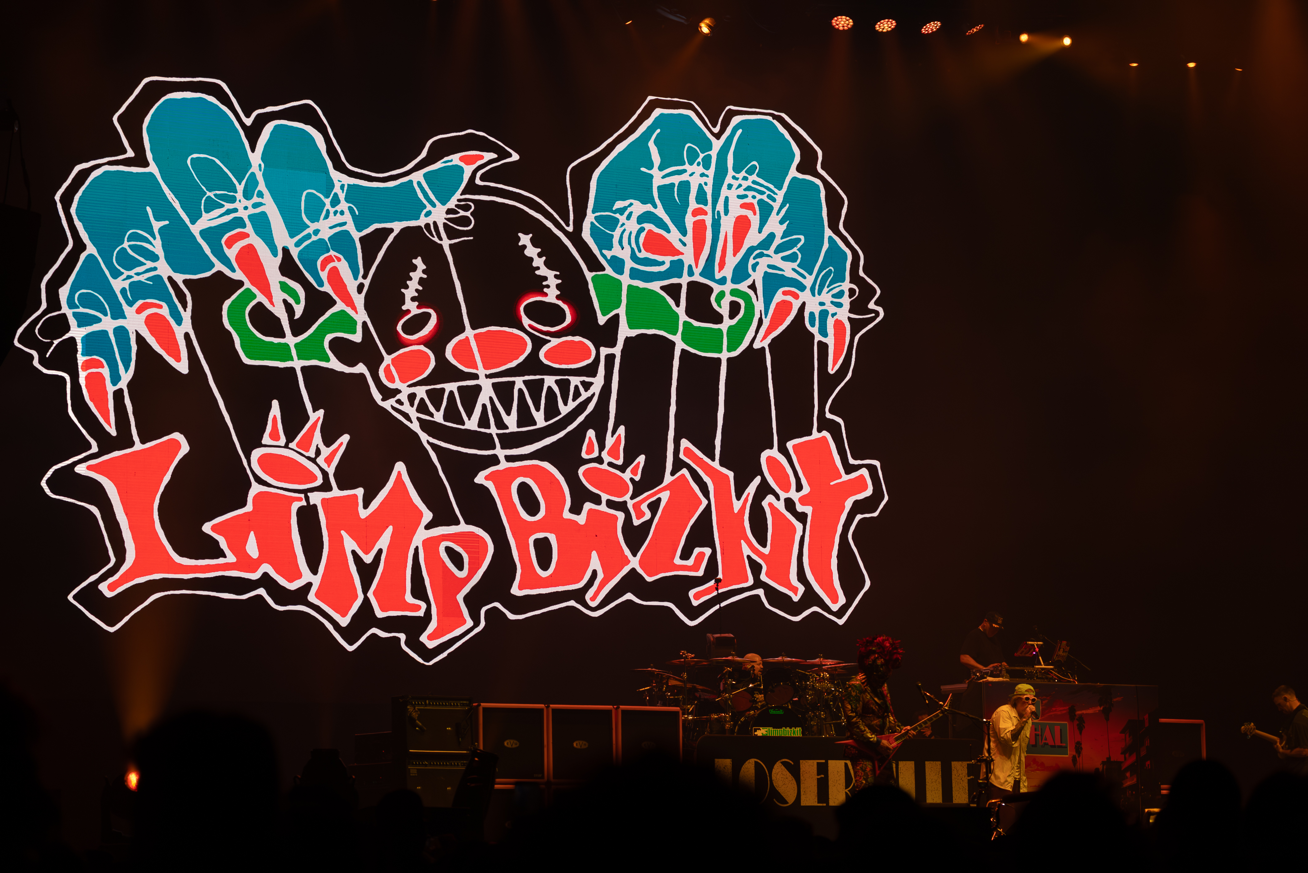 En el festival se dieron cita bandas como Bullet For My Valentine y 311, quienes dejaron una noche para el recuerdo del público "hardcore" de la capital. Se trató de un encuentro que honró a toda una generación y que permitió a sus entusiastas festejar, en palabras del vocalista de Limp Bizkit, "como si fuera 1999".
