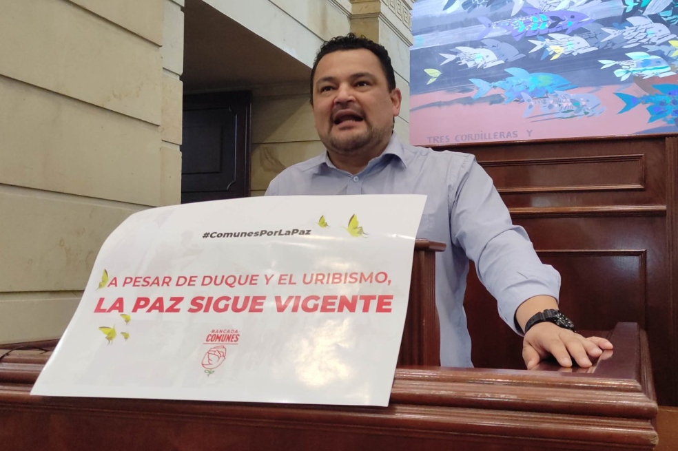 Comunes llama a control político al Gobierno por incumplimientos en implementación
