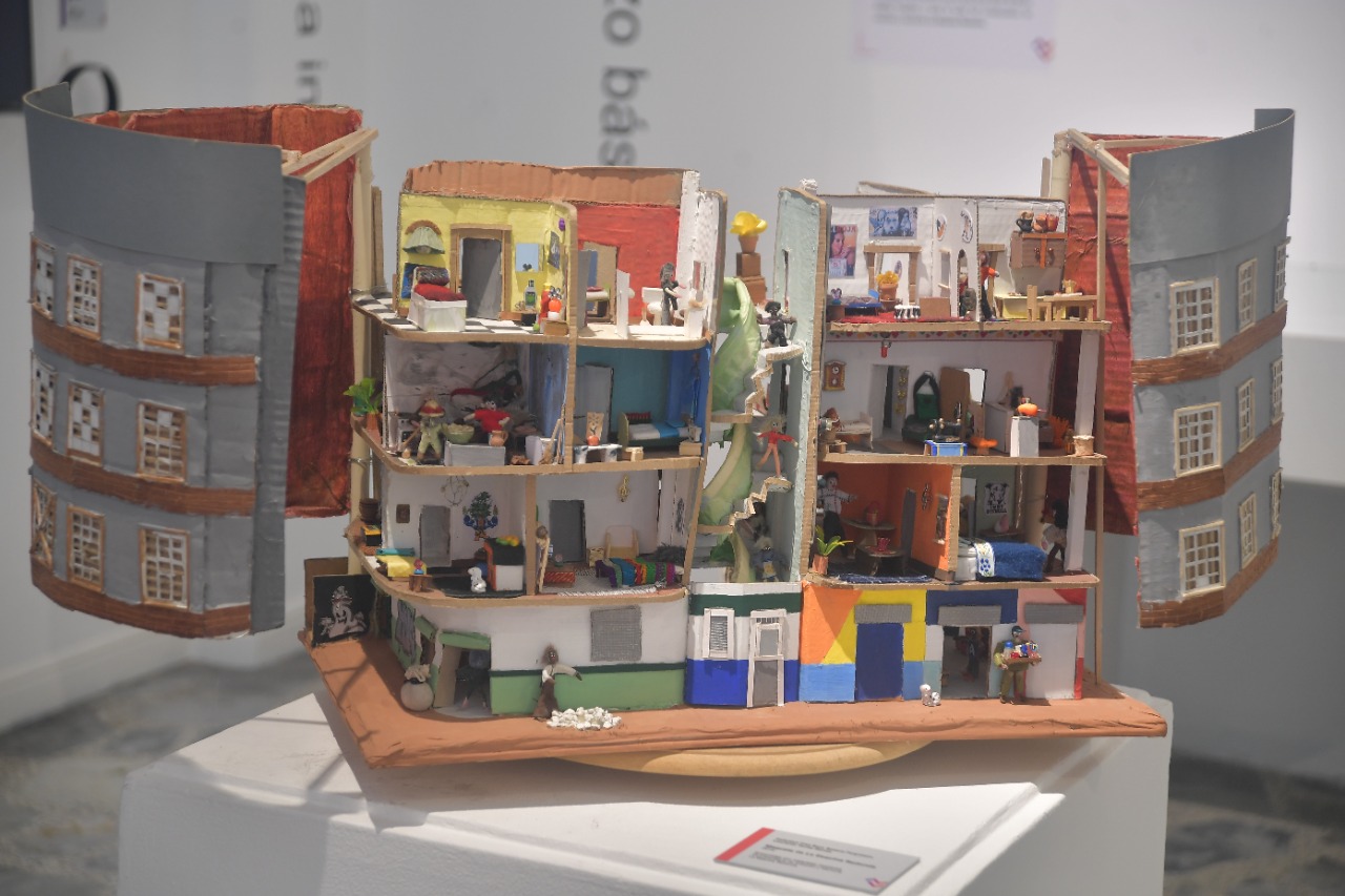 “La Esquina Redonda”, una exposición que nos transporta al antiguo Bronx