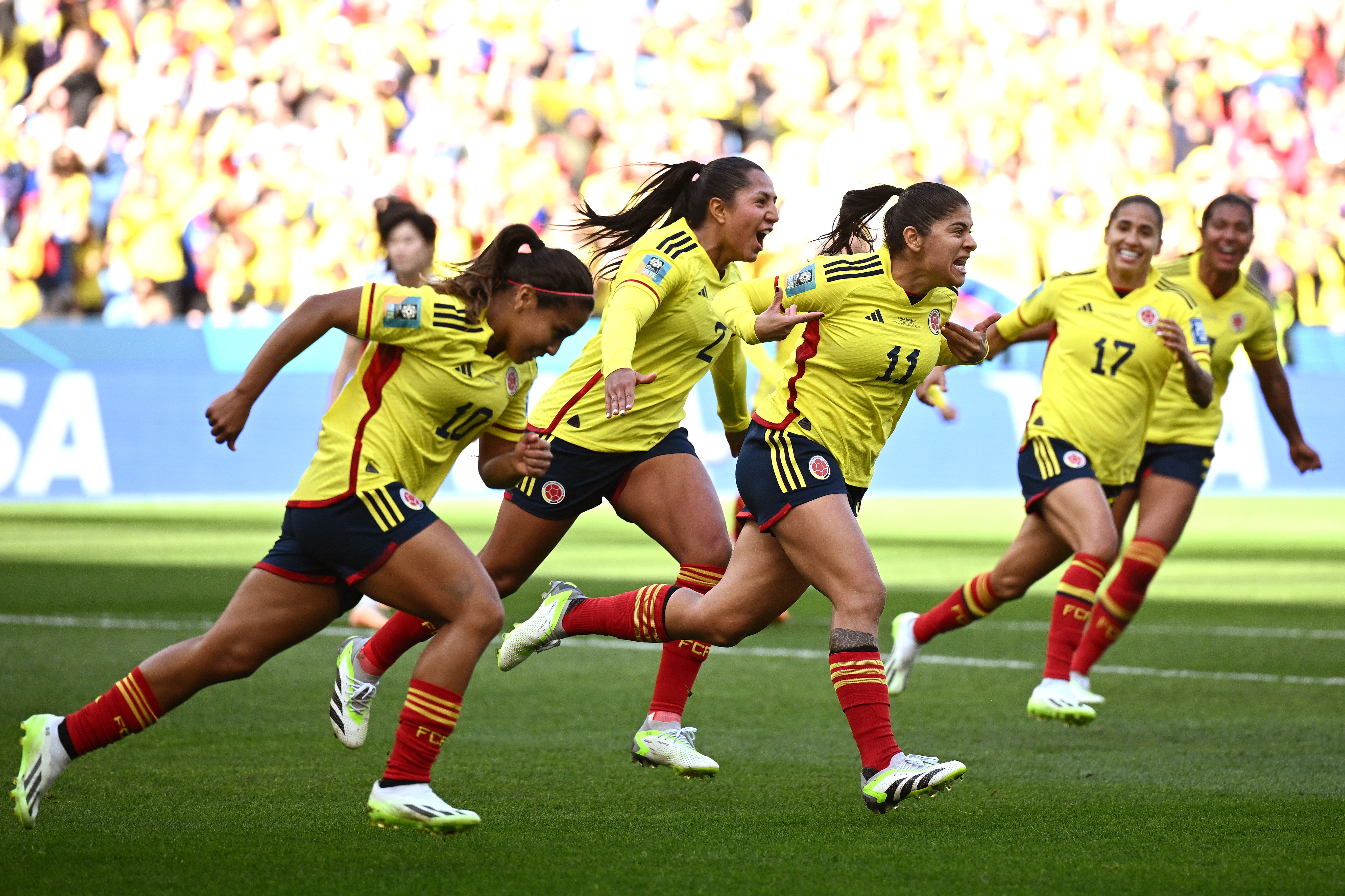 Sydney (Australia), 25/07/2023.- Catalina Usme of Colombia (centre) celebrates after scoring a penalty goal during the FIFA Women's World Cup match between Colombia and Korea at Sydney Football Stadium in Sydney, Australia, 25 July 2023. (Mundial de Fútbol, Corea del Sur) EFE/EPA/DAN HIMBRECHTS AUSTRALIA AND NEW ZEALAND OUT EDITORIAL USE ONLY