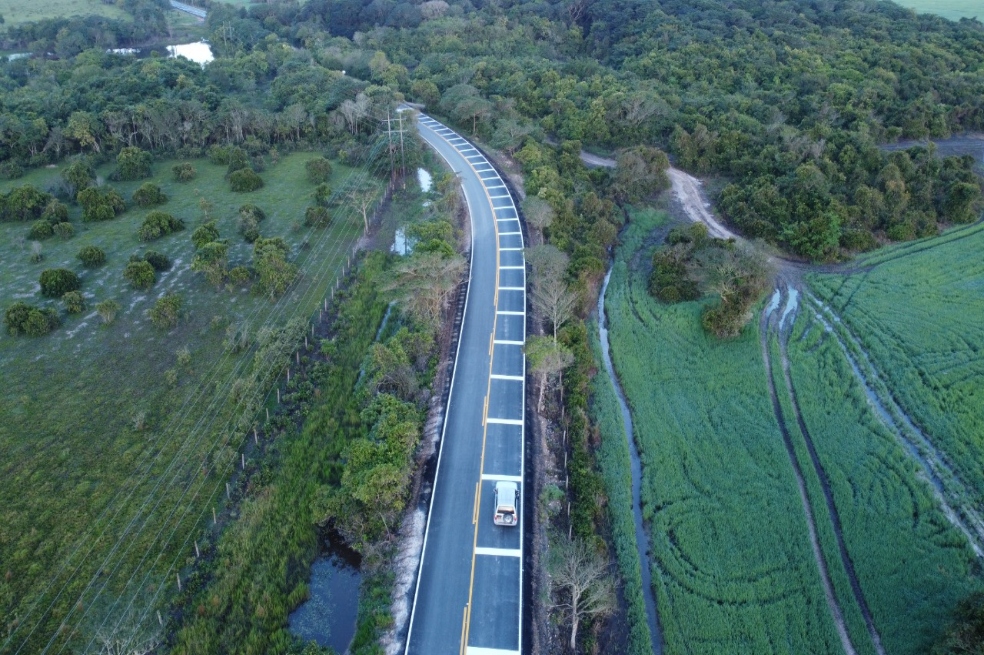 Entregan 11 kilómetros de la vía que conecta a Casanare con el Meta