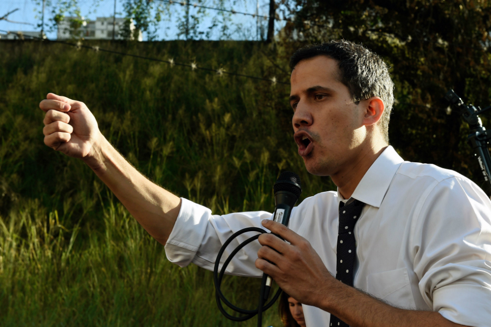 Guaidó se juramentó como presidente encargado de Venezuela