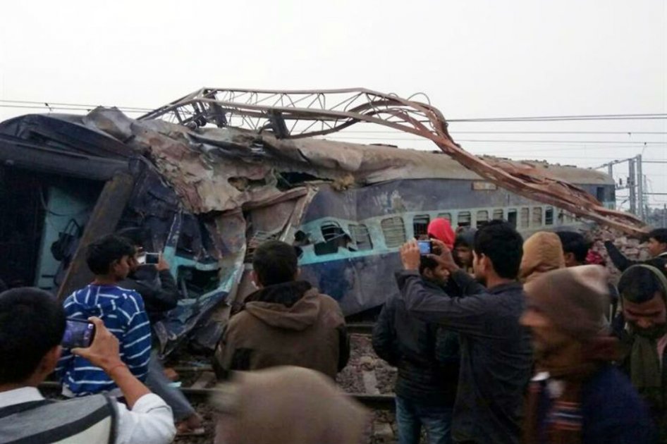 Al menos 61 heridos en el norte de la India tras descarrilamiento de un tren