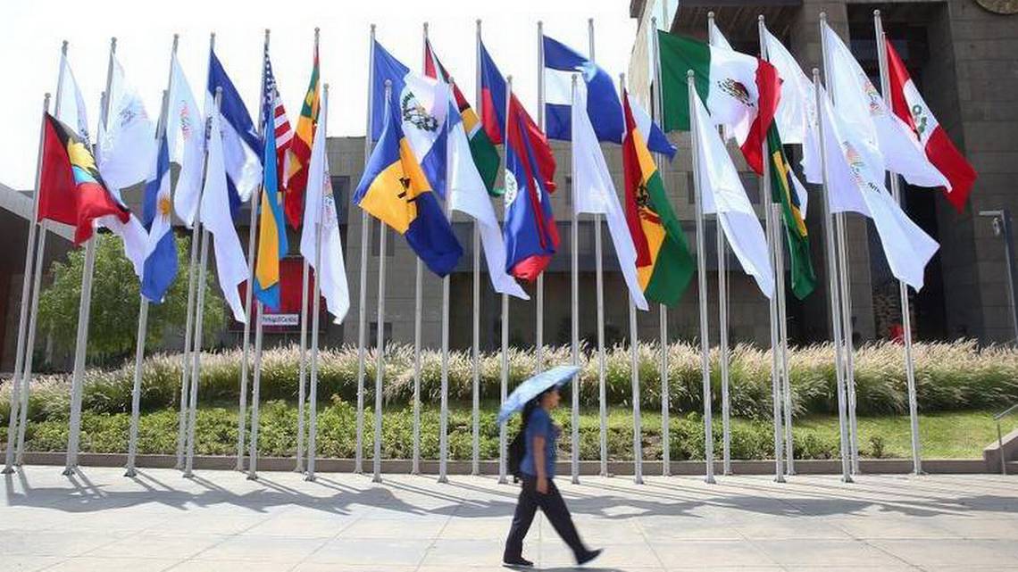 La corrupción llega a la Cumbre