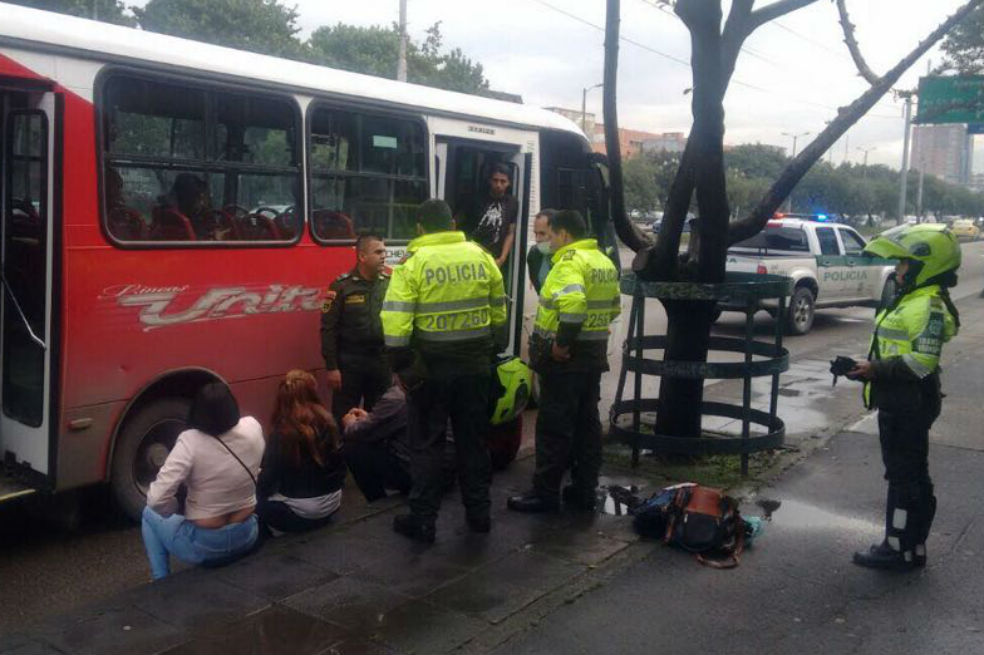 Esquema de seguridad de candidato presidencial frustró atraco a bus en Bogotá