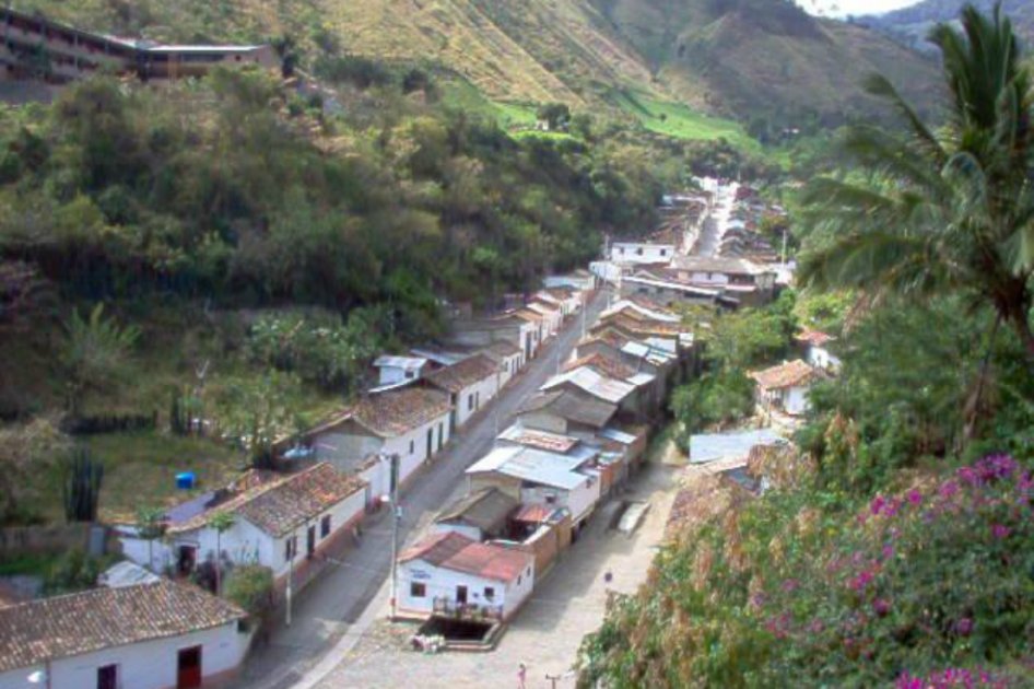 Violencia en El Carmen: tres días de ataques impiden que más de 400 niños asistan a clases