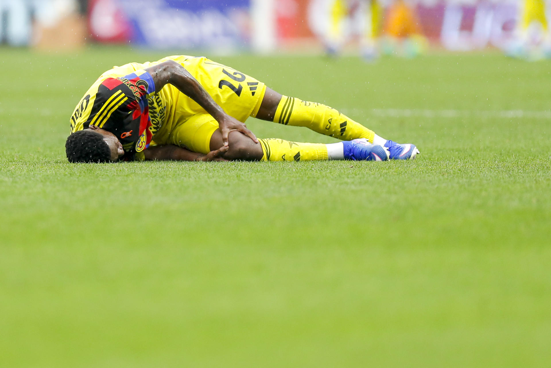 Jugador de la selección de Colombia sufrió una grave lesión en su rodilla