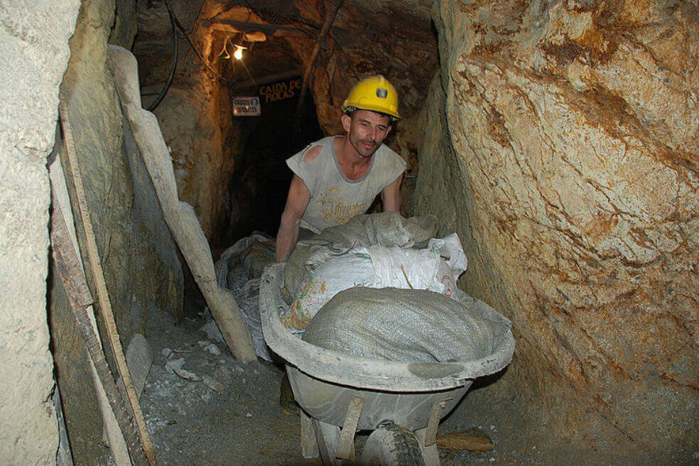 El proyecto piloto que purifica agua contaminada por la minería en Marmato (Caldas)