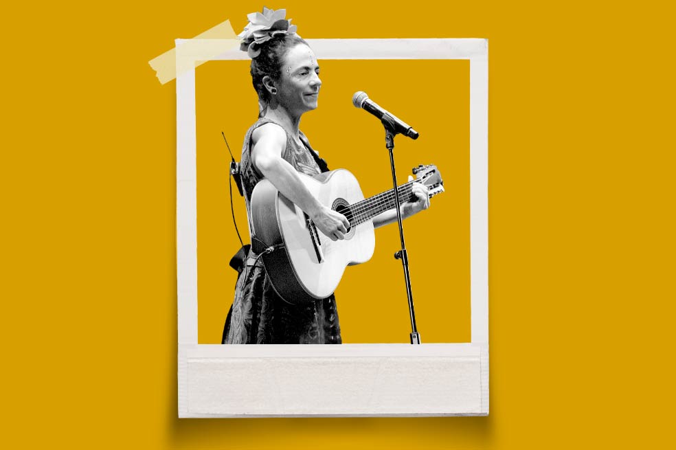 Janni Benavides estudió música y producción de música.