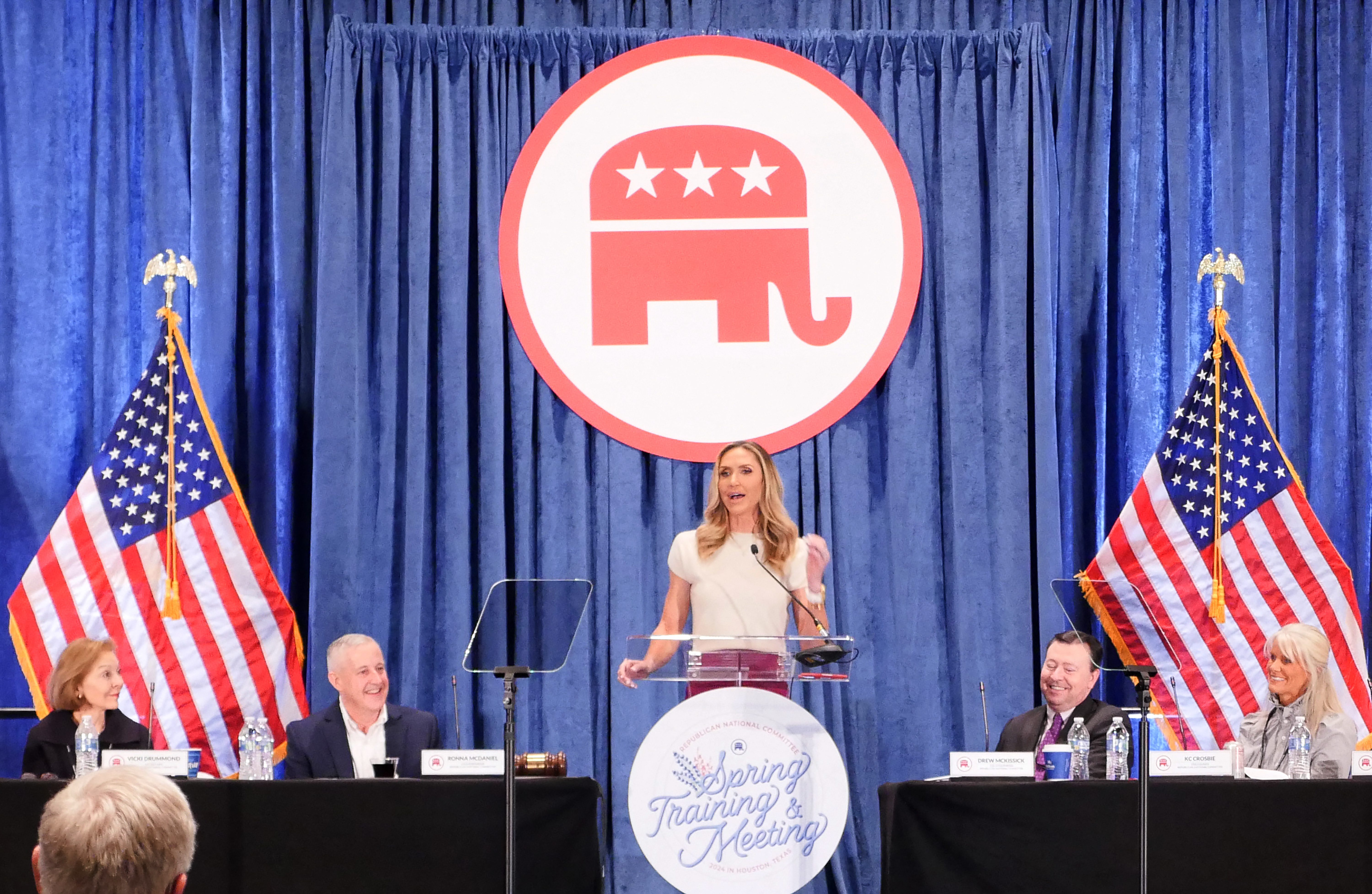 La nuera de Trump se convierte en la nueva líder del Comité Nacional Republicano