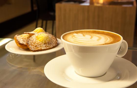 Bocados de ciudad con aroma a café