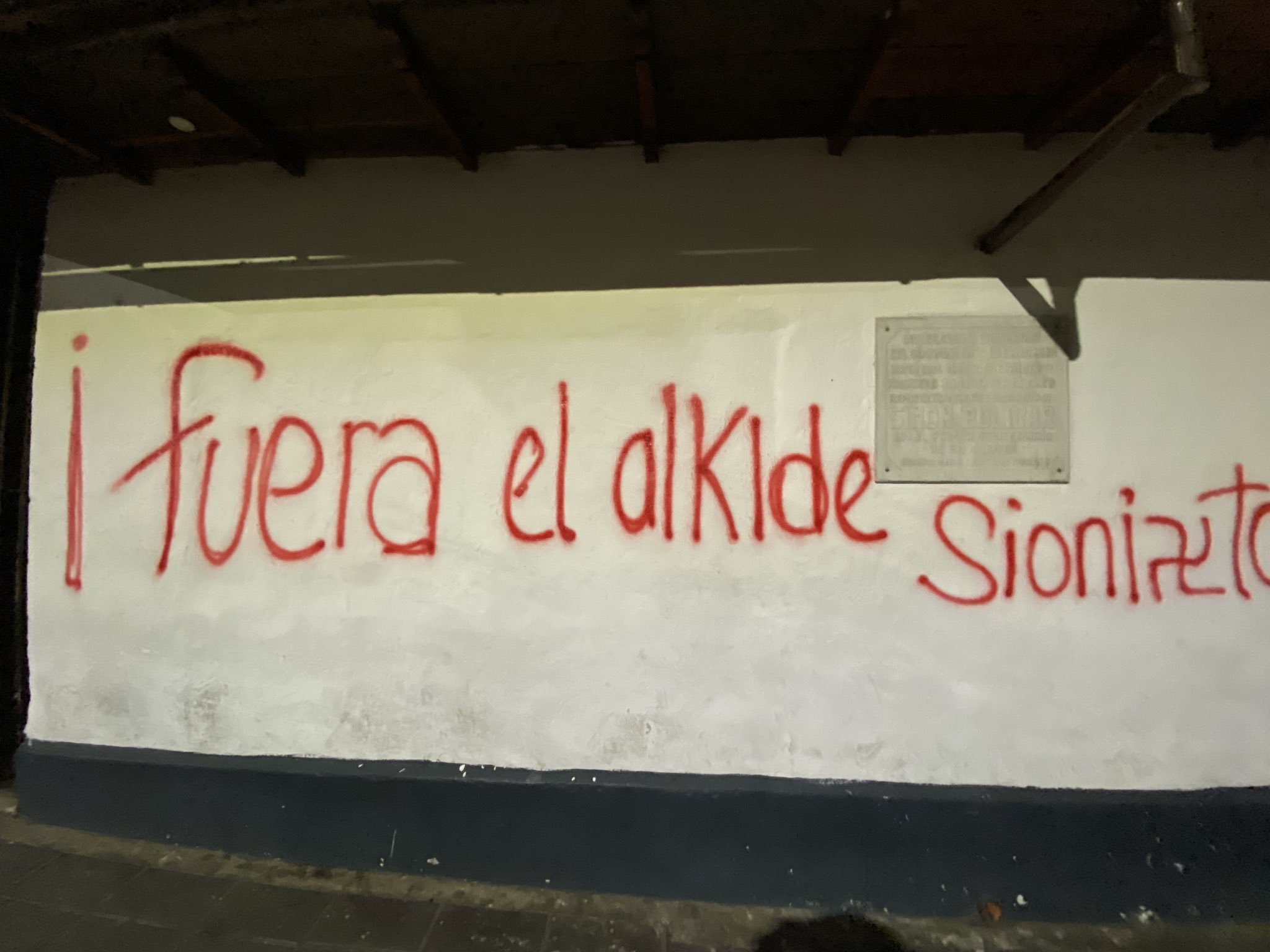 Vandalizan casa de Simón Bolívar en Bucaramanga en marchas a favor de la consulta
