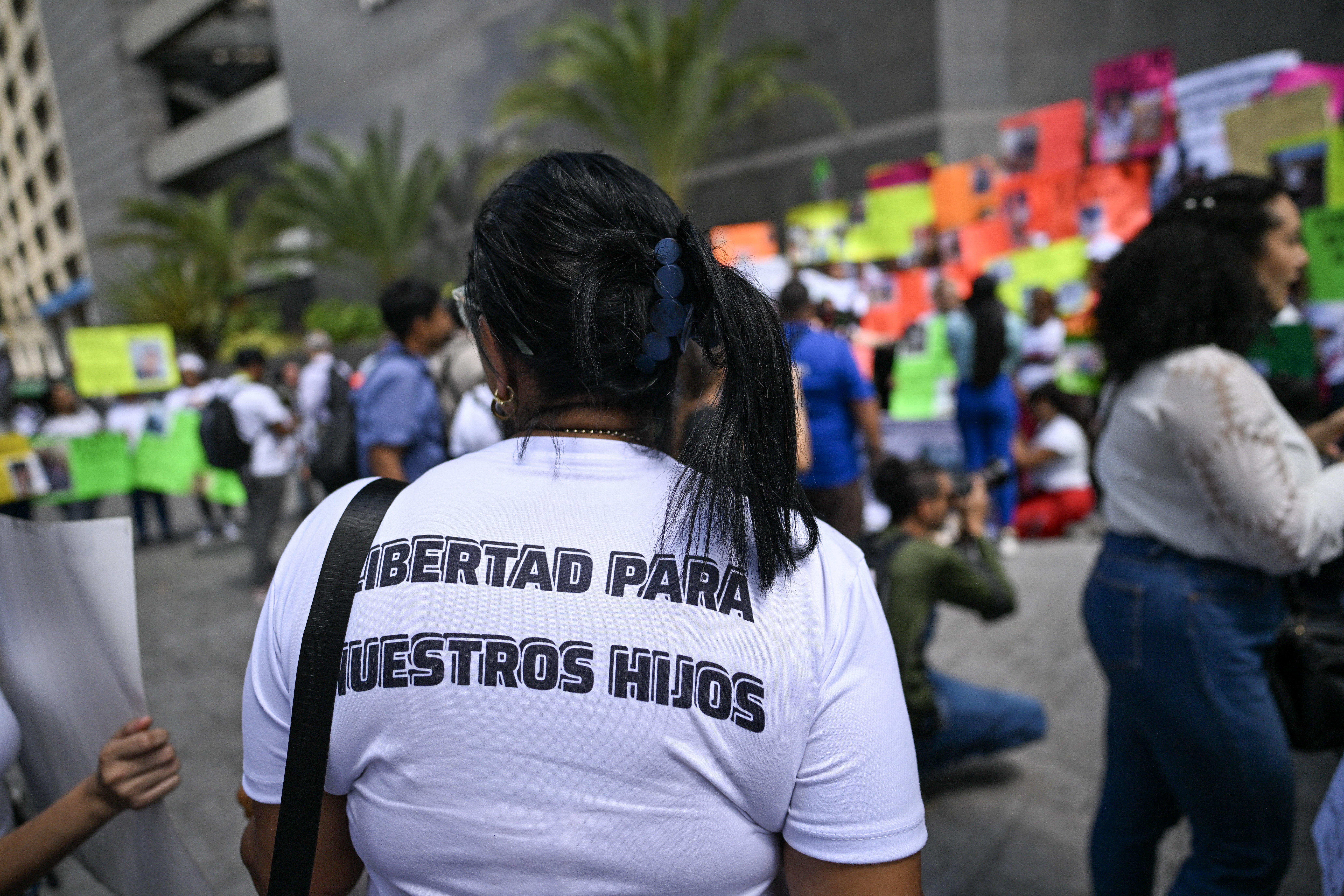 Más de la mitad de venezolanos enviados a El Salvador solo tenían faltas migratorias