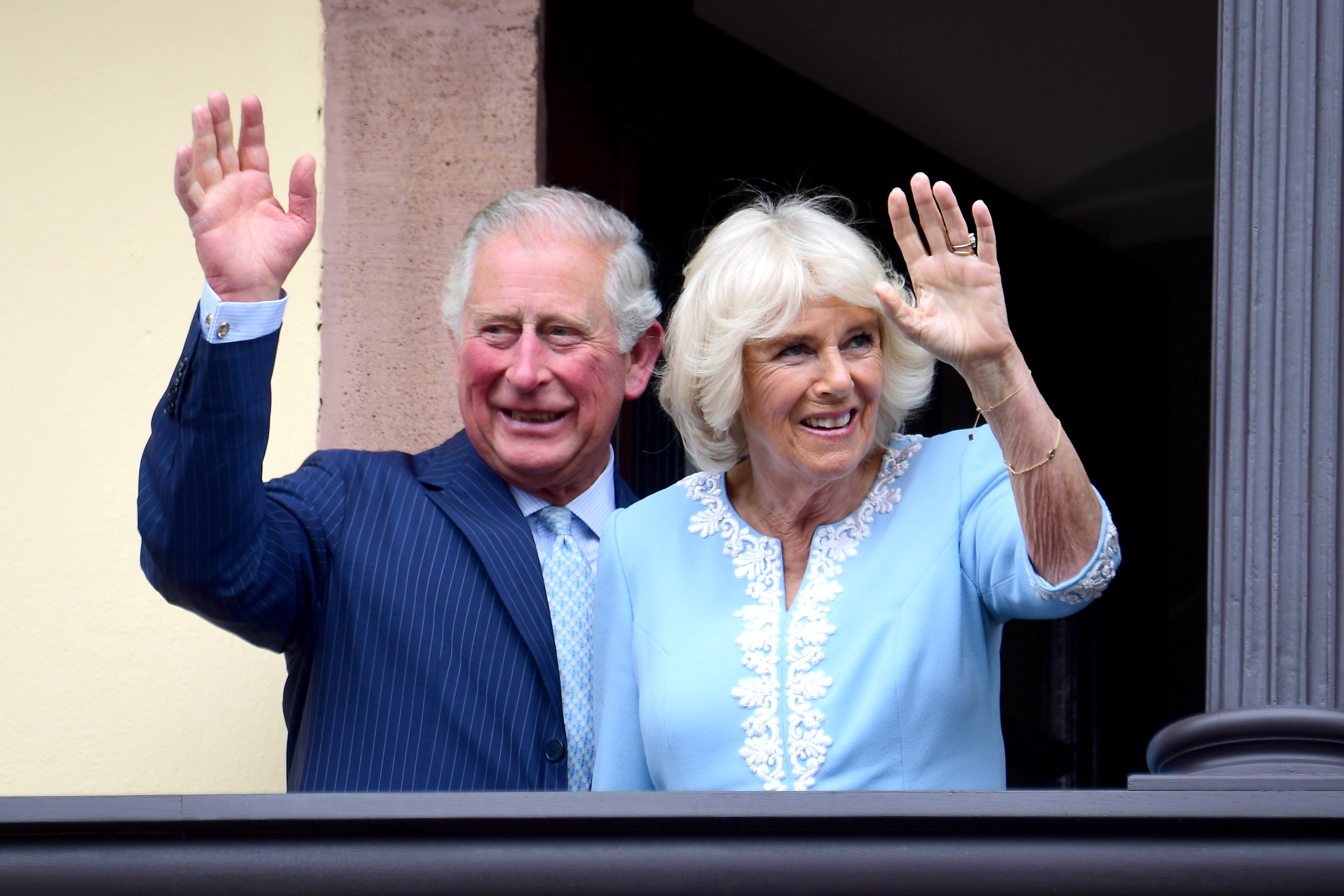 Leipzig (Germany), 08/05/2019.- (FILE) - Britain's Prince Charles, the Prince of Wales, and Camilla, the Dutchess of Cornwall, wave to people from the 'Rathaus' in Leipzig, Germany, 08 May 2019 (reissued 05 May 2023). Britain's King Charles III's Coronation will take place at Westminster Abbey in London on 06 May 2023. The King will be crowned alongside Camilla, the Queen Consort. (Alemania, Reino Unido, Londres) EFE/EPA/CLEMENS BILAN *** Local Caption *** 55176754