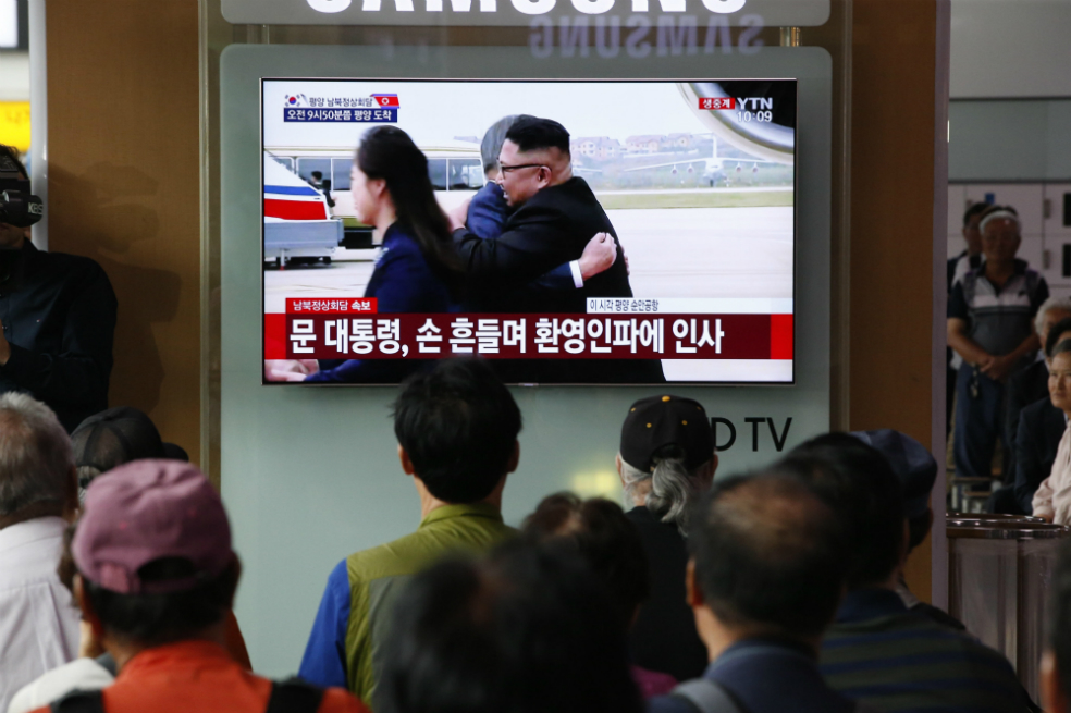 Kim Jong-un recibió en el aeropuerto a Moon Jae-in para la cumbre de Pionyang