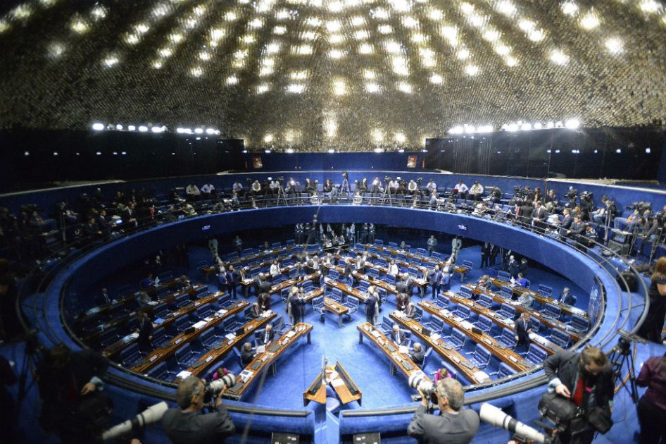 Rousseff a un paso del impeachment