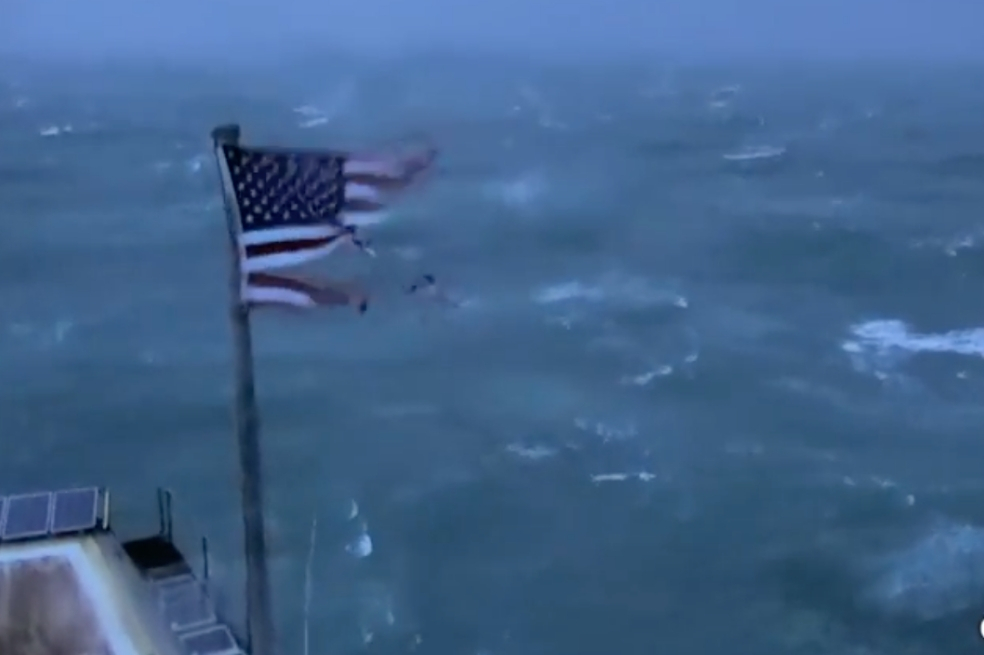 Así arriba Florence a la costa de Carolina del Norte. Cuatro estados más en emergencia
