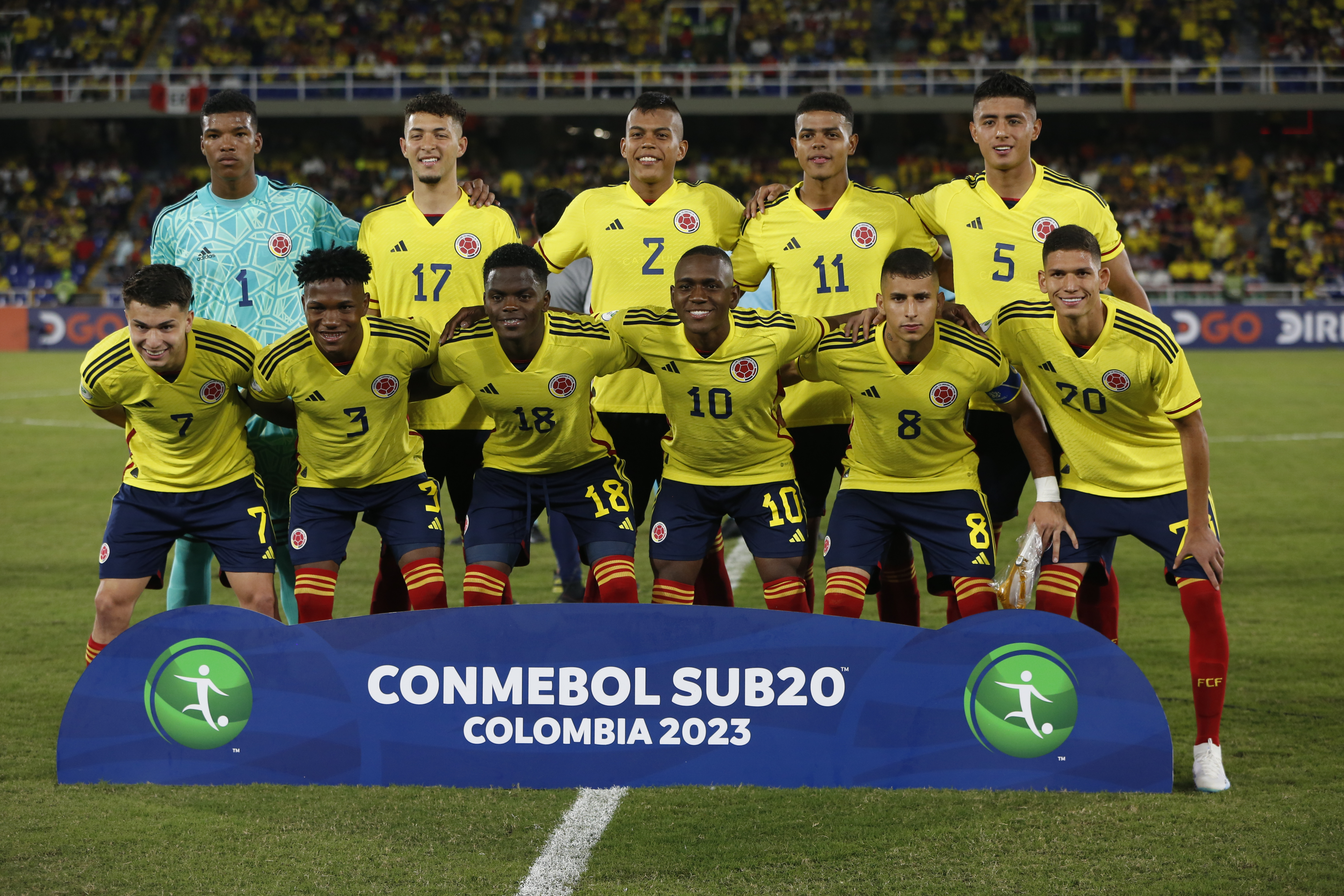 AMDEP240. CALI (COLOMBIA), 19/01/2023.- Jugadores de Colombia posan hoy, en un partido de la fase de grupos del Campeonato Sudamericano Sub'20 entre las seleccione de Colombia y Paraguay en el estadio Pascual Guerrero en Cali (Colombia). EFE/ Ernesto Guzmán Jr.