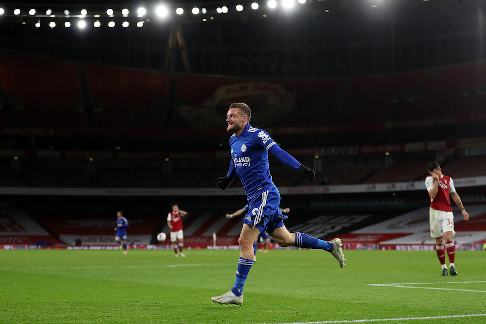 Con un gran Jamie Vardy, el Leicester venció al Arsenal