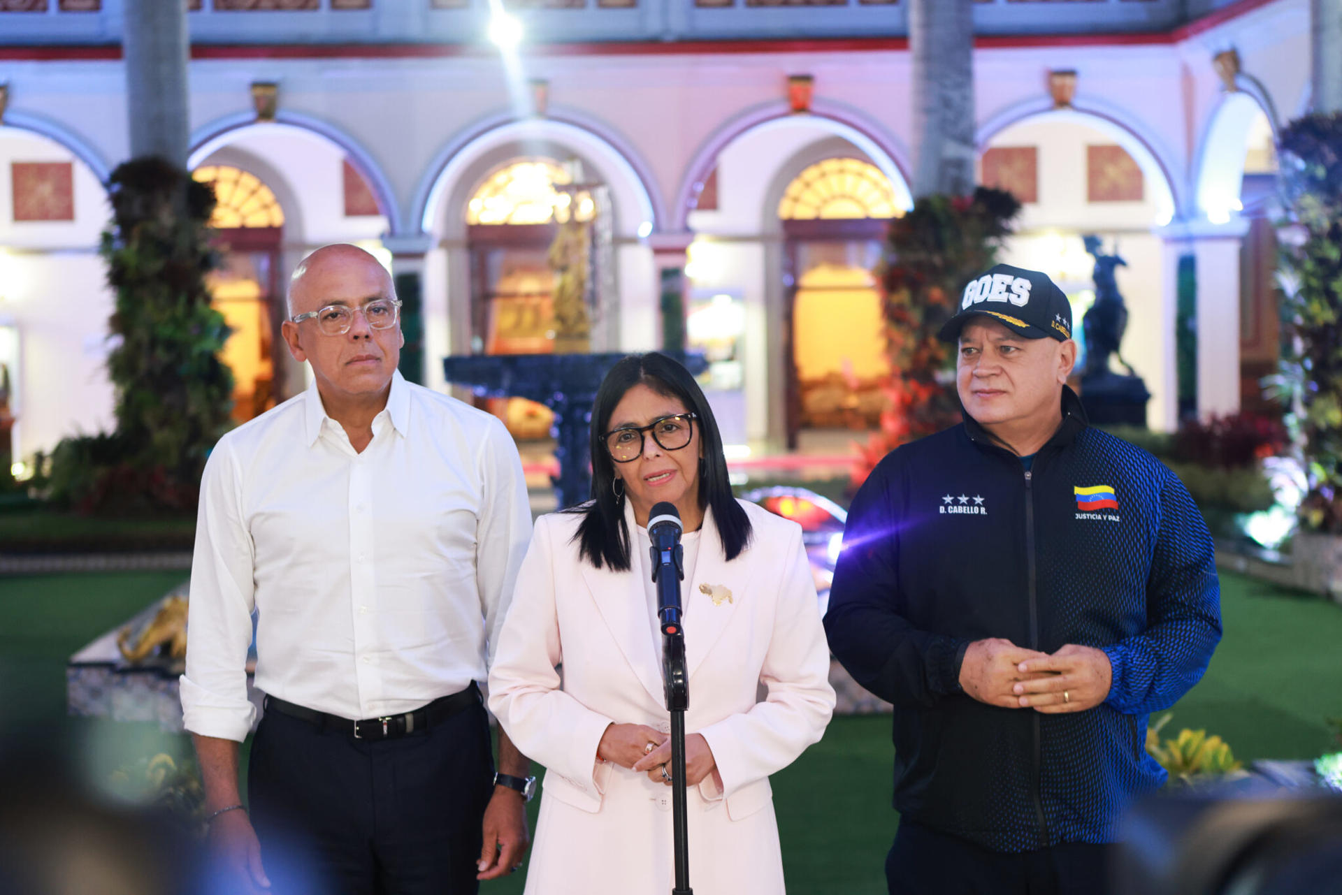 Así se reacomoda el poder en la Venezuela pos-Maduro 