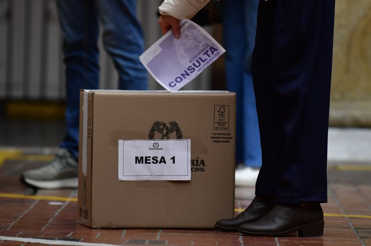 Riesgo electoral en Bogotá: entre el asedio a las urnas y el poder del voto ciudadano