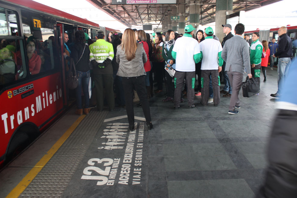 Espaldarazo jurídico a vagones para mujeres en TransMilenio