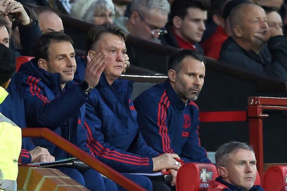 Manchester United fue derrotado por el Stoke City y firma sentencia de Van Gaal