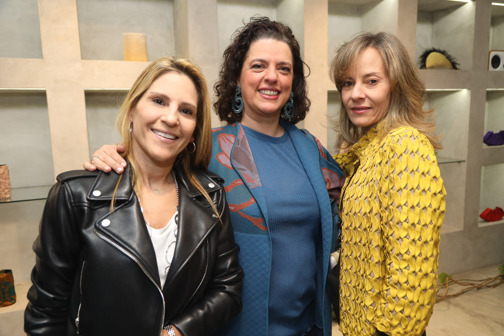 Adriana Martínez, Ángela Royo ( dir ejecutiva Mambo) y María Mercedes Palacio Gala mambo 2022 Pilar Castaño