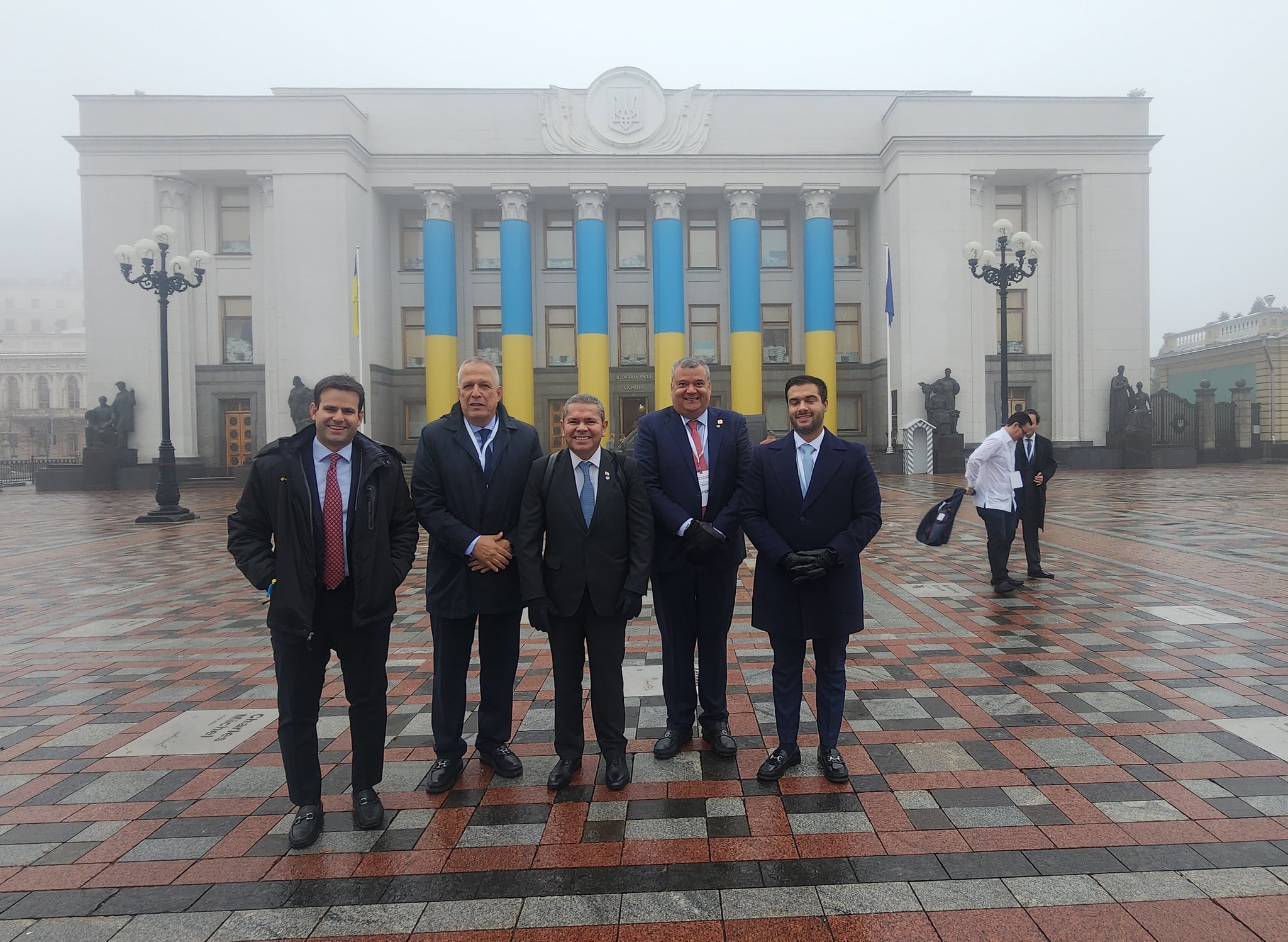 Estos son los cinco congresistas que viajaron a Ucrania a reunirse con Zelenski