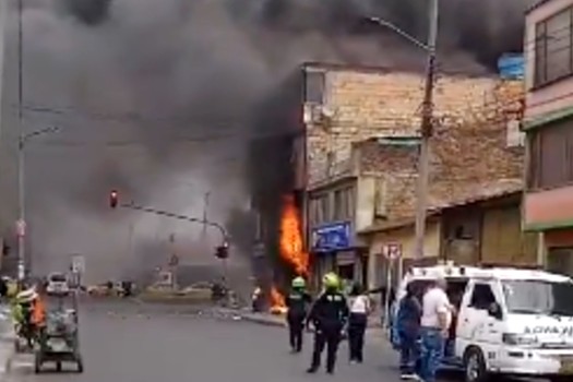 Se incendió fábrica de solventes químicos en el sur de Bogotá: fuertes imágenes