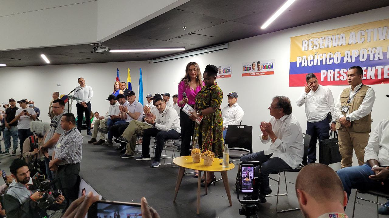 Adhesión de militares en retiro a campaña de Petro